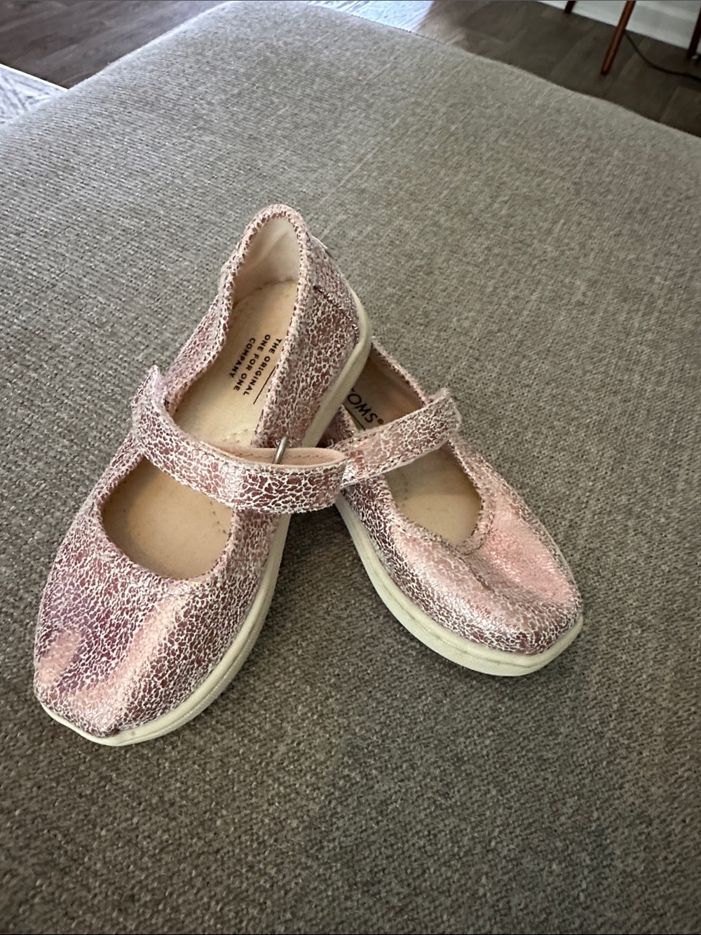 Toms Girls Sparkle Mary Jane Shoes in Light Pink